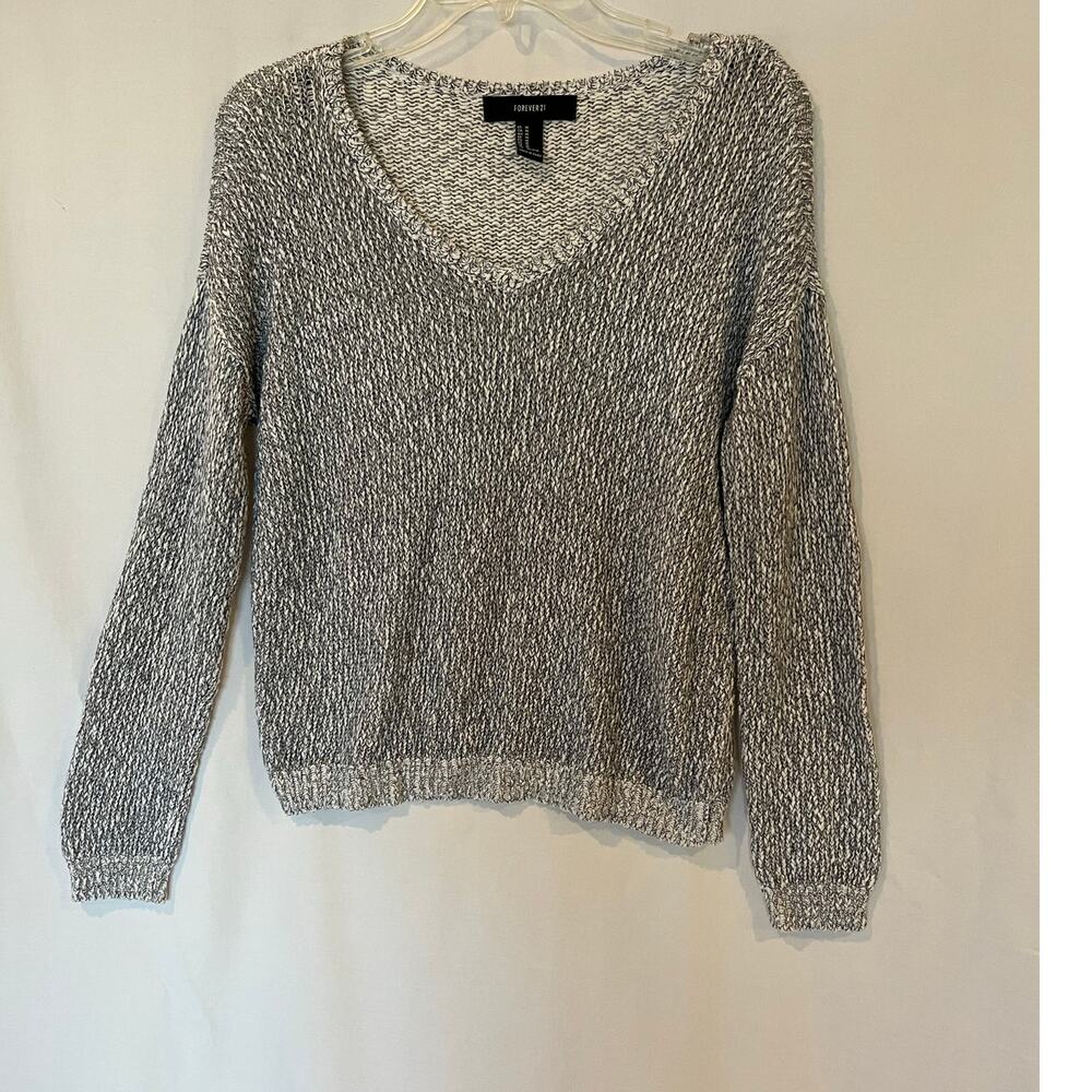 Forever 21 Women's V-Neck Knit Pullover Sweater Gray Size M Casual Cozy